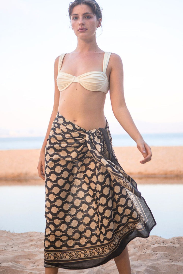 Sarong Toffee and Black