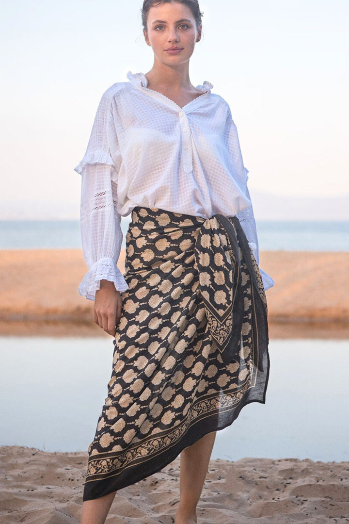 Sarong Toffee and Black